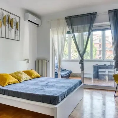 Bright Apartment near Vatican City by RHR
