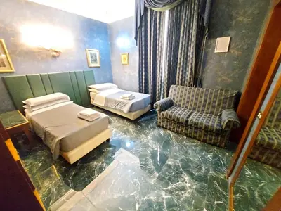 a hotel room with a floor with a glass floor at Hotel Positano 2 in Rome