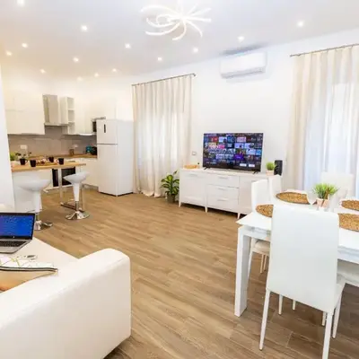 Noh Collection 2BDR apartment- Vatican Area