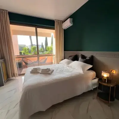 Aurelia Green Suite