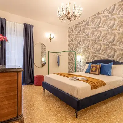 YCH-Cozy Flat at the Vatican
