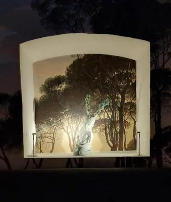 a picture of a giraffe in a window at Afnakafna Home in Rome