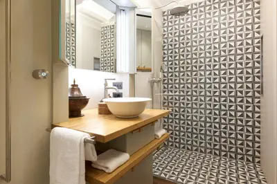 a bathroom with a sink and a shower at Casa MastroiannI con Terrazzo in Rome