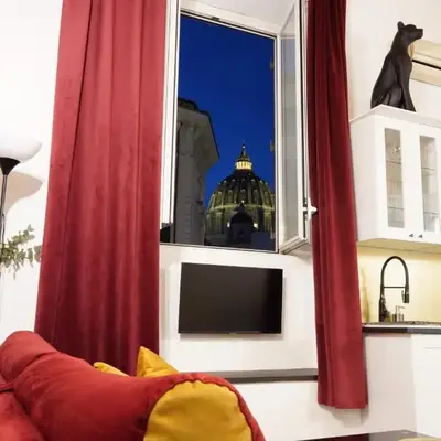 THE GRAND VIEW Lux Vatican Suite