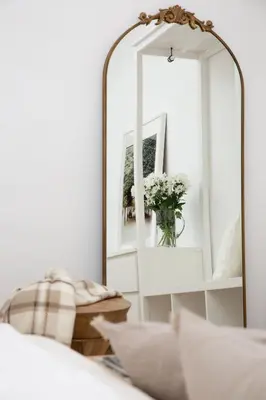 a bedroom with a mirror and a bed at Mia Ginger, Stazione Trastevere vicinanze in Rome