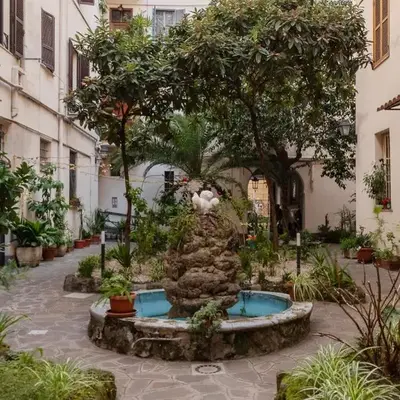 GuestHost - The secret garden of Rome! Apt x2