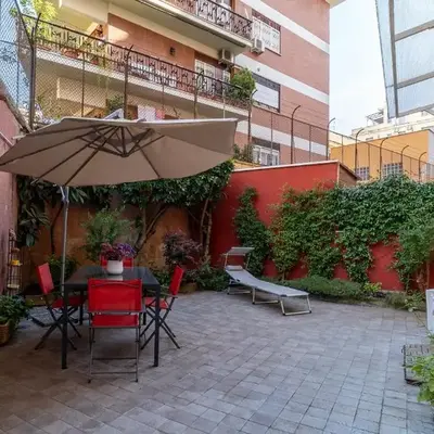 GuestHost - Piazza di Roma Turquoise Apartment