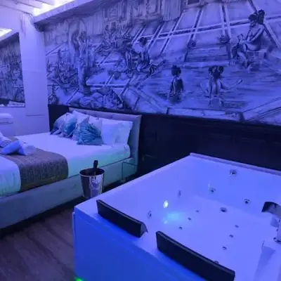 Mirror Suite Roma Colosseo Monti con Jacuzzi