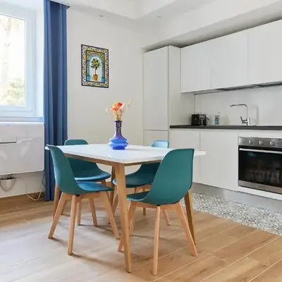iFlat Lovely Modern Apartment