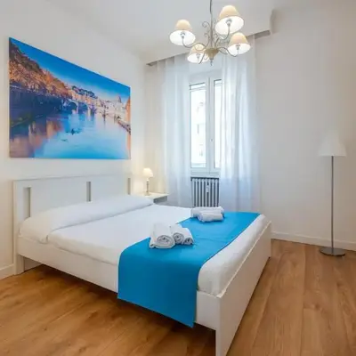 Benny Gold - Elegant apartment right next to the METRO