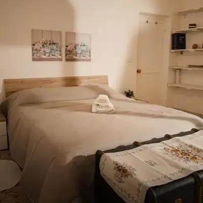 TWO-ROOM Apt. under the Aqueduct's ARCH in Pigneto
