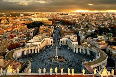 a view of the city of paris at sunset at Comfort in Centro, benvenuti nella Cosy House in Rome