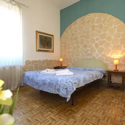 Sara Holiday House