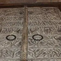 a close up of two rings on a wall at Shiva B&B in Rome