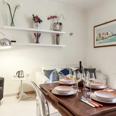 Hostly-Volturno Suite Apartment-Center of Rome