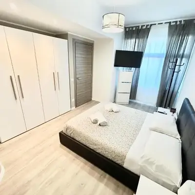 Un Letto Ideale EUR - UN LETTO IDEALE