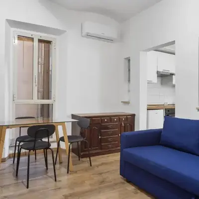 Cavour 172 - Monti Apartment near Colosseum by RHR