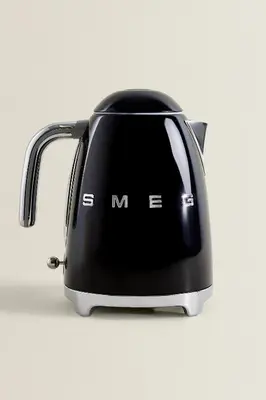 a black and white toaster on a white background at Lary's - Vaticano in Rome