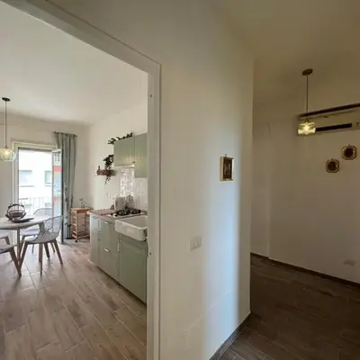 Apt with balcony in Roman Quiet