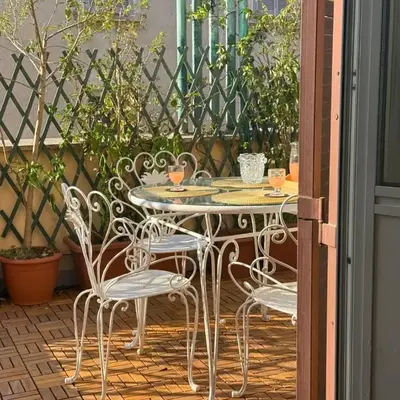 Terrace & 1930s Charm - Vatican Walk