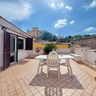 Magic Trastevere suite on roof terrace
