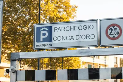 a sign that reads paracco corneadorcolo at Conca d'oro house in Rome