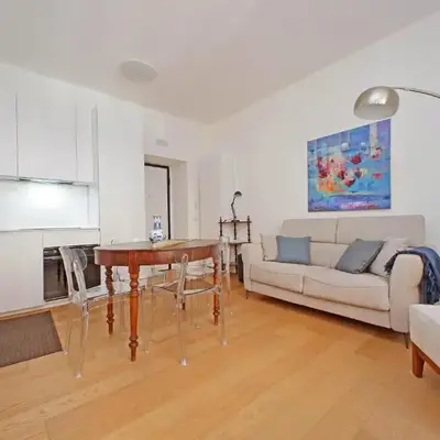 YCH-Delightful flat near San Giovanni