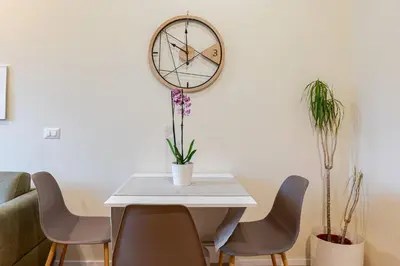 a wooden desk with a radio on top of it at Ripetta Views Luxury room and suite in Rome