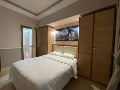 a bathroom with a sink and a shower and a toilet at Spqr Suite Guest House in Rome