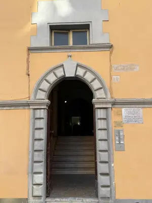 an entrance to a building with a staircase at FoffoSuite in Rome