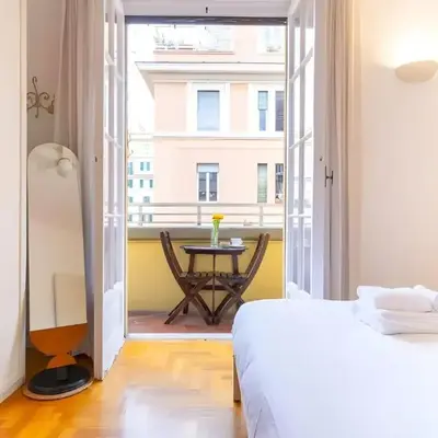 Elegantis Solinda Suite Apartment with Private Terrace - Steps from Metro