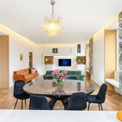 Moon River Luxury Apartment