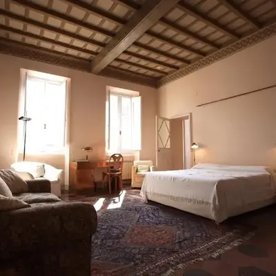Navona Large 1BR Holiday House
