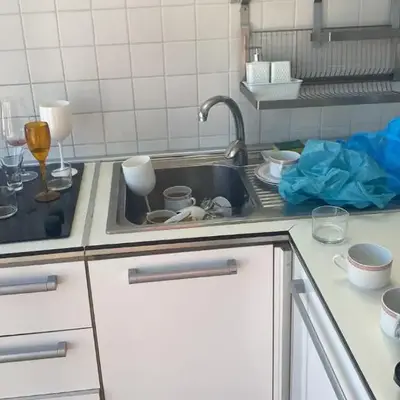 Modern Apt 10 min from Metro B Free WiFi
