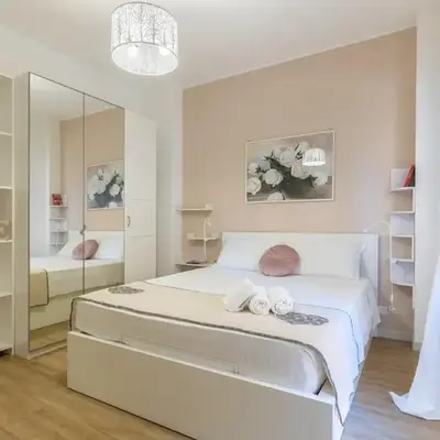 Roma Big terrace Home