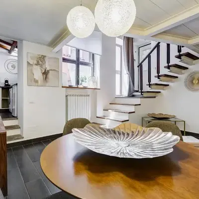 Trastevere Piazza Trilussa Royal Orchid apartment