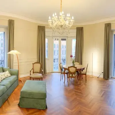 Elegance and Style near St Peter's