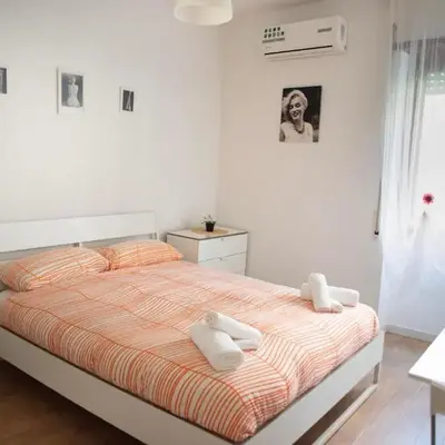 Cozy Piramide Rooms
