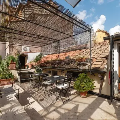 Orange Room with bathroom and Shared Terrace