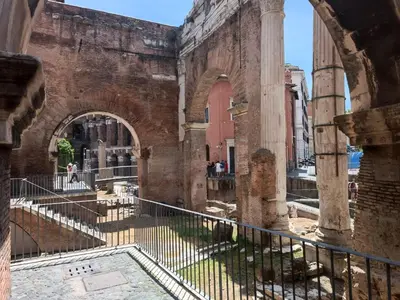 a view of the ruins of a building at Ottavia apartment in Rome