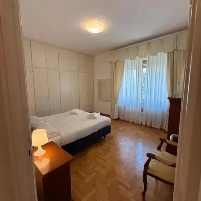 St Peter Rooms with Private Parking by Dama