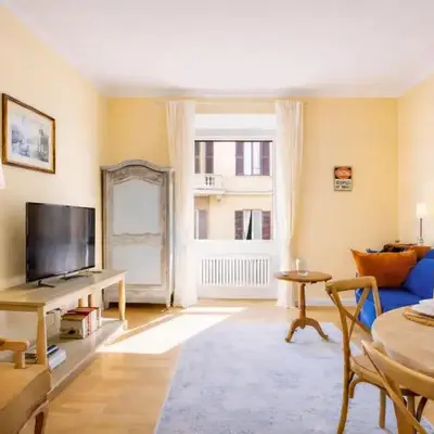Elegantis Milos Suite Apartment - Your Chic Retreat in Central Rome