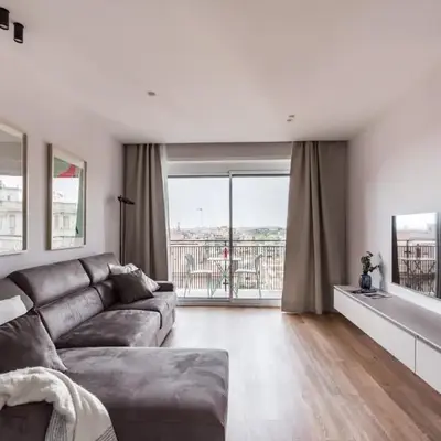 The Best Rent - Spacious three-bedroom flat in the San Giovanni area