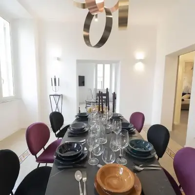 Splendor Eternal 3 BR Apartment in the City Center