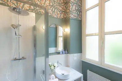 a bathroom with a shower and a sink at Amazing 3 Bedrooms Prati Vatican in Rome