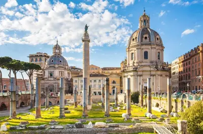 a view of a building with a fountain in front of it at Rome Centre - Spacious Apartment - Jacuzzi - AC - WiFi in Rome