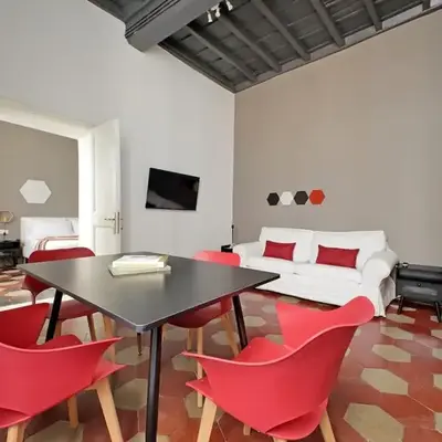Pantheon Authentic and Modern Apartment