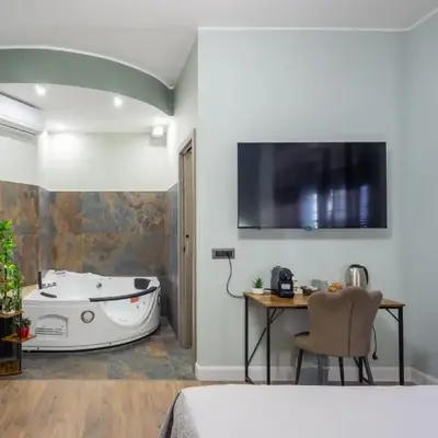 Aurelia Garden Suite