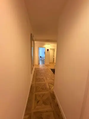 an empty hallway with a hallwayngthngthngthngthngthngthngthngthngthngth at Vacanze Pamphili in Rome