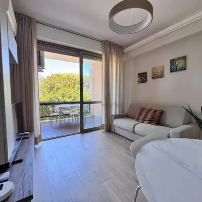 Luxury Apartment Metro Cornelia